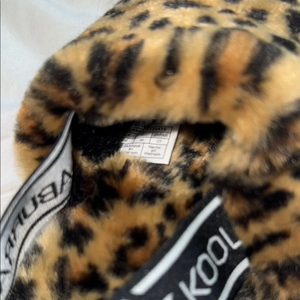 Koolaburra by UGG Leopard Print Fuzzy Slippers 8 - Picture 8 of 8